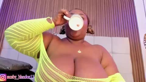 Snapshot of saraby_blandon chatting on 06/26/26, 10:41 online show from 06/26/26, 10:41