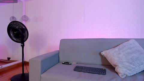 Sara  Everyday From 1430 to 2130 Col Time online show from 12/06/24, 12:45