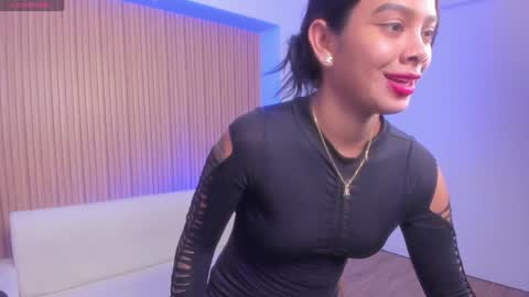 Sara  Everyday From 1430 to 2130 Col Time online show from 12/31/24, 01:04