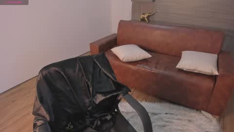 Sara  Everyday From 1430 to 2130 Col Time online show from 01/07/25, 09:35