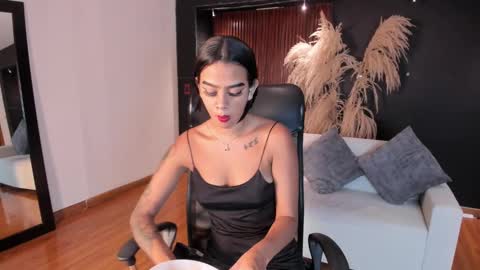 Sara  Everyday From 1430 to 2130 Col Time online show from 02/03/25, 07:00