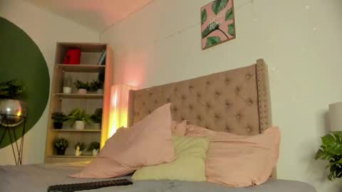 Snapshot of sarada_parker chatting on 01/14/25, 05:12 Sarada Parker online show from 01/14/25, 05:12