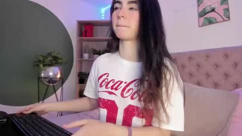 Snapshot of sarada_parker chatting on 01/21/25, 03:32 Sarada Parker online show from 01/21/25, 03:32