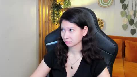 Snapshot of saradenars chatting on 11/13/25, 05:39 SaraDenars online show from 11/13/25, 05:39