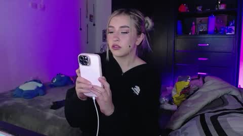 Snapshot of saradiazxxx chatting on 03/16/26, 05:02 saradiazxxx online show from 03/16/26, 05:02