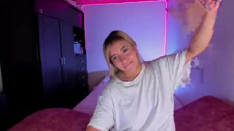 Snapshot of saradiazxxx chatting on 04/11/26, 05:01 saradiazxxx online show from 04/11/26, 05:01