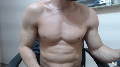 saradorj92 online show from 12/15/24, 06:18