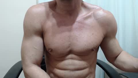 saradorj92 online show from 09/13/25, 07:08