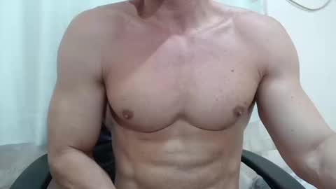 saradorj92 online show from 09/15/25, 10:43