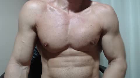 Snapshot of saradorj92 chatting on 03/23/26, 01:31 saradorj92 online show from 03/23/26, 01:31