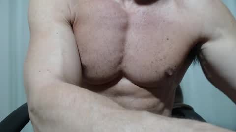 Snapshot of saradorj92 chatting on 04/19/26, 03:28 saradorj92 online show from 04/19/26, 03:28