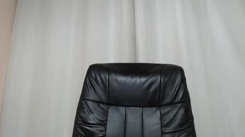 Snapshot of saradorj92 chatting on 04/28/26, 02:27 saradorj92 online show from 04/28/26, 02:27