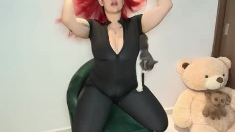 Sara online show from 11/09/25, 04:55