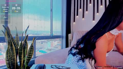 Snapshot of saragrey31 chatting on 12/13/24, 02:49 Sara Grey online show from 12/13/24, 02:49