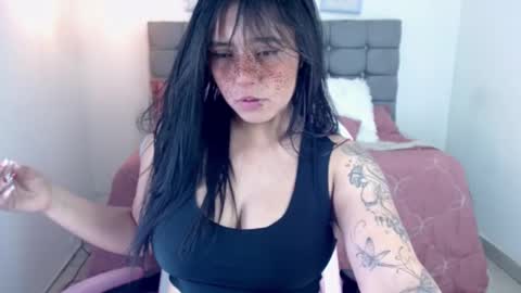 Sarah Moon online show from 10/15/25, 08:31