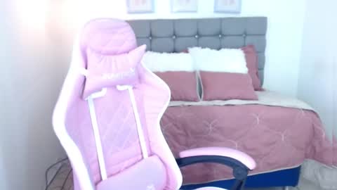 Sarah Moon online show from 11/13/25, 02:49