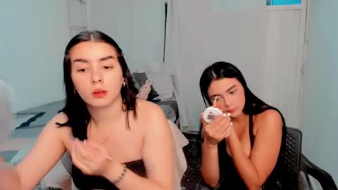 Snapshot of sarah_angelll chatting on 02/01/25, 12:29 sarah online show from 02/01/25, 12:29