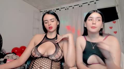 Snapshot of sarah_angelll chatting on 02/20/25, 12:19 sarah online show from 02/20/25, 12:19