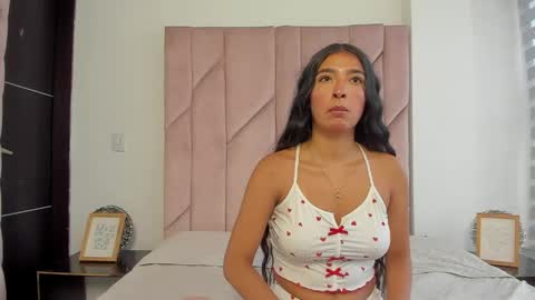 sarah_collens_ online show from 05/12/26, 11:40