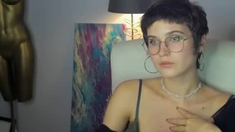 Snapshot of sarah_desire01 chatting on 09/18/25, 01:35 Sarah online show from 09/18/25, 01:35