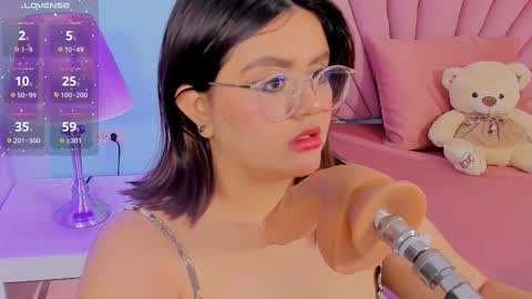 Snapshot of sarah_gold_1 chatting on 02/19/25, 02:44 Sarah online show from 02/19/25, 02:44