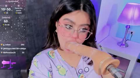 Snapshot of sarah_gold_1 chatting on 02/27/25, 06:29 Sarah online show from 02/27/25, 06:29