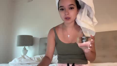 Sarah Heart Aus online show from 01/12/25, 01:42