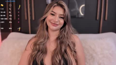 Snapshot of sarah_jacobbs chatting on 02/11/25, 03:18     online show from 02/11/25, 03:18