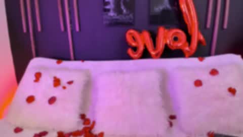 Snapshot of sarah_jacobbs chatting on 02/14/25, 05:46     online show from 02/14/25, 05:46