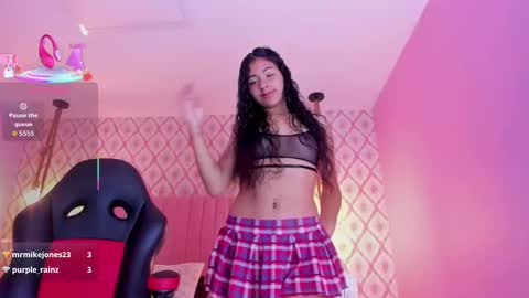 Snapshot of sarah_keys chatting on 09/30/25, 03:22 SARAH KEYS online show from 09/30/25, 03:22