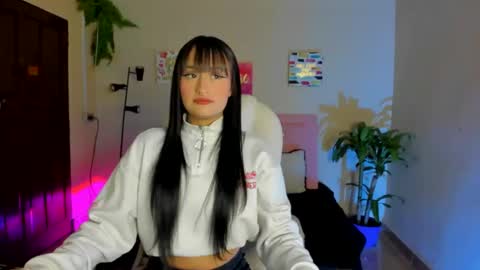 Sarah Ramirez online show from 02/17/25, 11:34