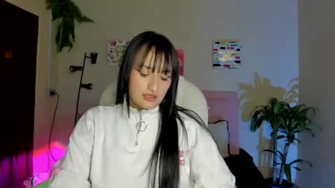 Sarah Ramirez online show from 02/17/25, 05:43