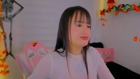 Sarah Ramirez online show from 10/18/25, 06:37