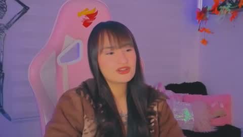 Sarah Ramirez online show from 10/19/25, 03:40