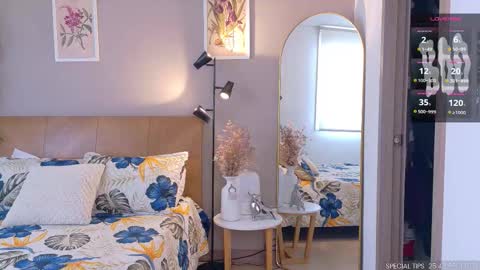 sarah_rayy online show from 10/31/25, 05:25