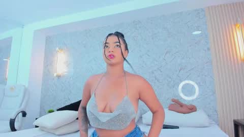 Snapshot of sarah_sanz chatting on 09/19/25, 03:41 sarah online show from 09/19/25, 03:41