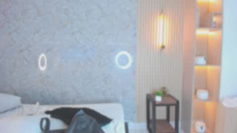 Snapshot of sarah_sanz chatting on 10/06/25, 03:31 sarah online show from 10/06/25, 03:31