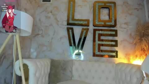 Snapshot of sarah_sluty chatting on 06/06/26, 12:05 Sarah online show from 06/06/26, 12:05