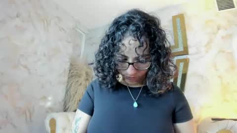 Snapshot of sarah_sluty chatting on 06/26/26, 02:27 Sarah online show from 06/26/26, 02:27