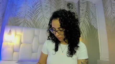 Snapshot of sarah_sluty chatting on 07/03/26, 02:18 Sarah online show from 07/03/26, 02:18