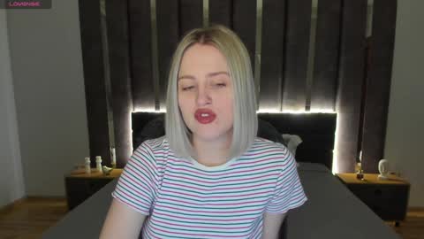 Sarah online show from 12/29/24, 01:13