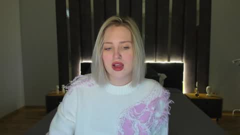 Sarah online show from 12/31/24, 06:59