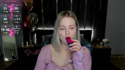 Sarah online show from 03/07/25, 01:09