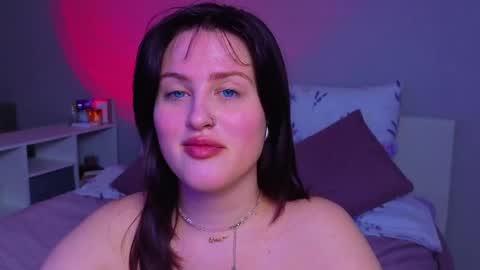 Snapshot of sarah_soul chatting on 05/15/26, 11:45 Sarah online show from 05/15/26, 11:45