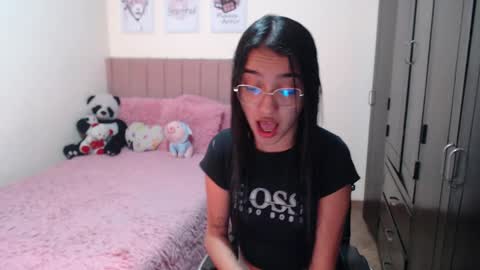 Sarah online show from 12/30/24, 04:19