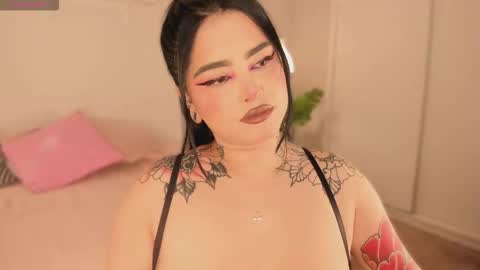 Snapshot of sarah_volkov chatting on 09/16/25, 06:14 online show from 09/16/25, 06:14