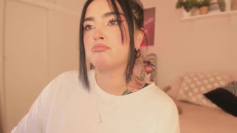 Snapshot of sarah_volkov chatting on 09/24/25, 05:55 online show from 09/24/25, 05:55