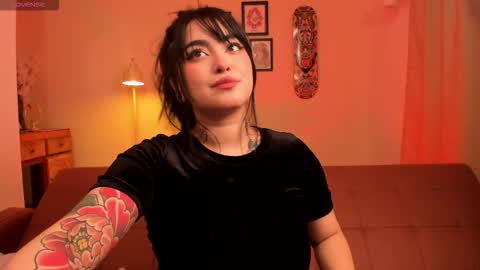 Snapshot of sarah_volkov chatting on 02/04/26, 06:52 online show from 02/04/26, 06:52