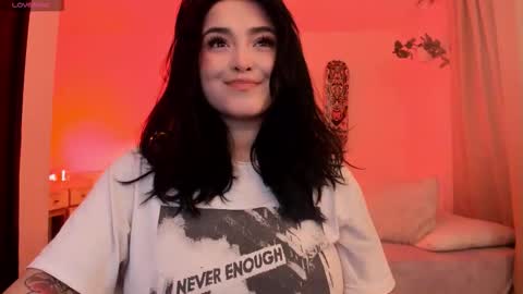 Snapshot of sarah_volkov chatting on 02/27/26, 05:40 online show from 02/27/26, 05:40