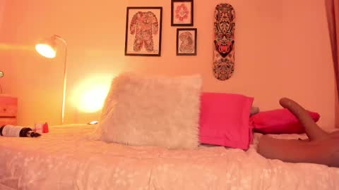 Snapshot of sarah_volkov chatting on 03/21/26, 08:19 online show from 03/21/26, 08:19